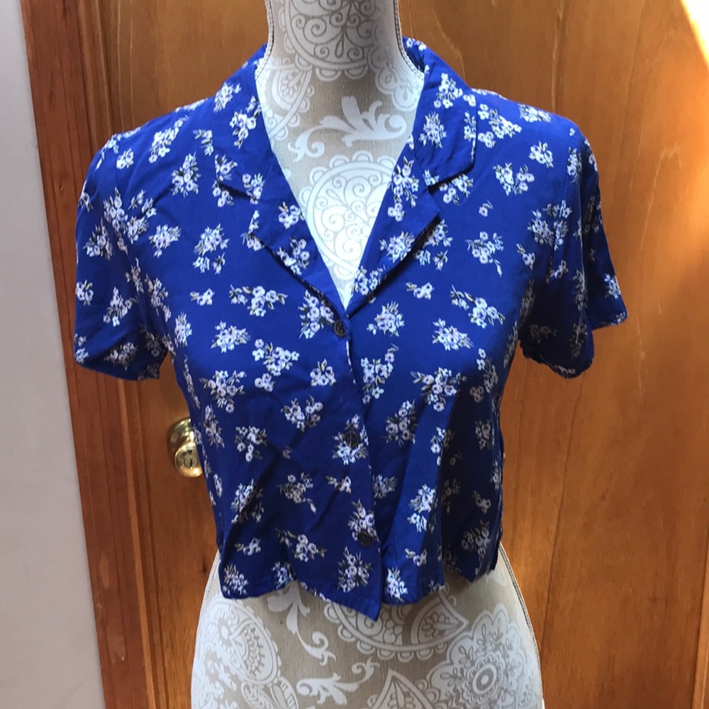 Wild Fable crop blouse. Size XS